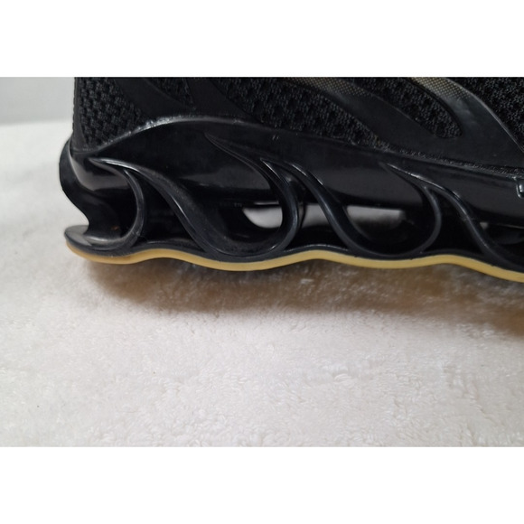 Men\'s Sports Athletic Shoes Imported Size 44 EU 10.5-11 US Black Gold Flames main image 4